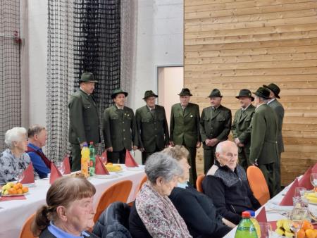 Novoletno srečanje krajank in krajanov Kotelj starih 80 let in ve